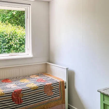 3 Bedroom Cozy In *